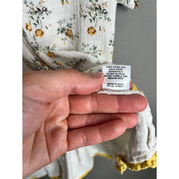 Cousin Earl Beige Yellow Floral Babydoll Peasant Top Sz XS Cottagecore Boho - Picture 12 of 12